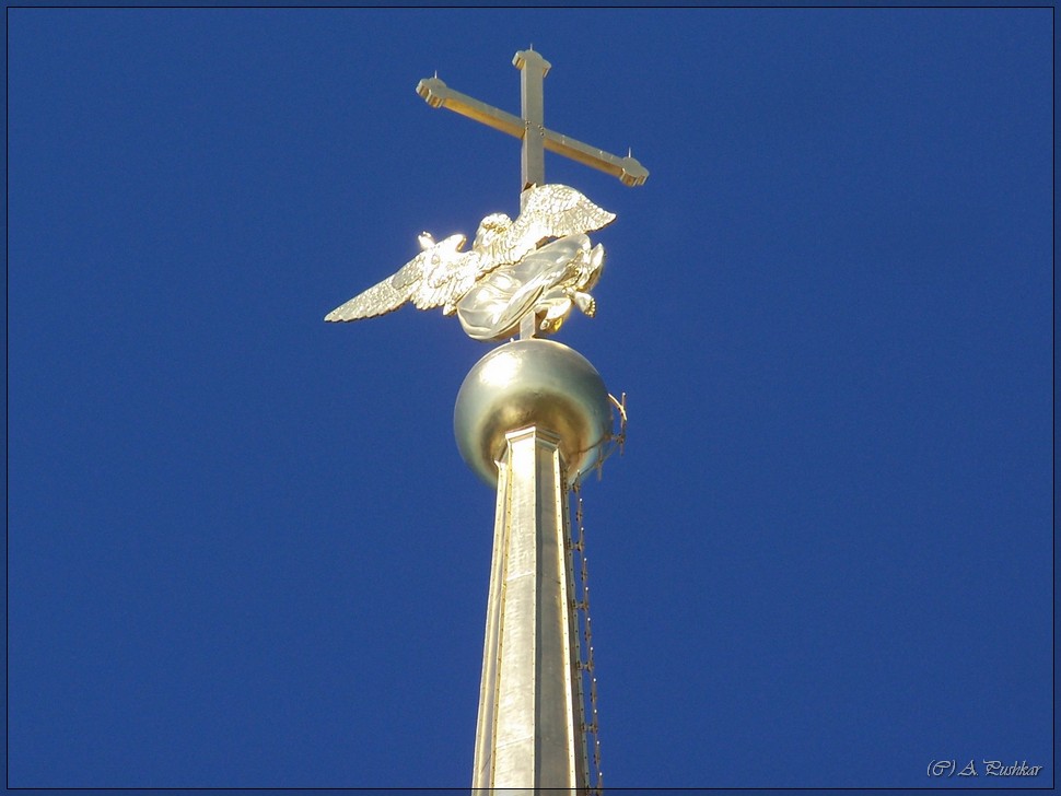 Ангел-Хранитель на шпиле Петропавловского собора. г. Санкт-Петербург