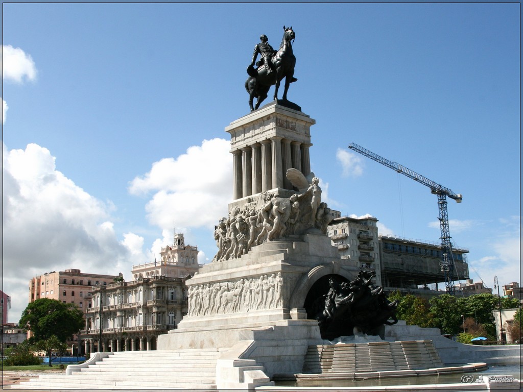 Памятник генералу Гомесу. Гавана. Куба