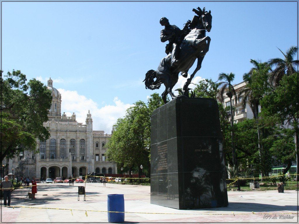 Статуя Хосе Марти. Гавана. Куба
