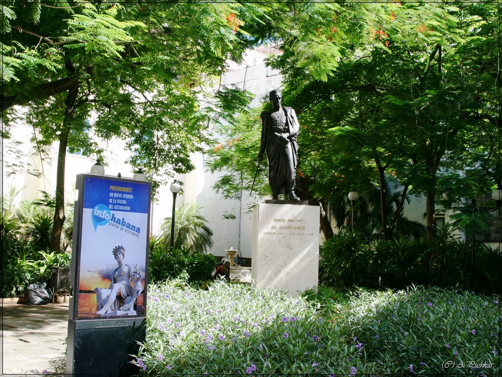 Памятник Симону Боливару. Гавана. Куба