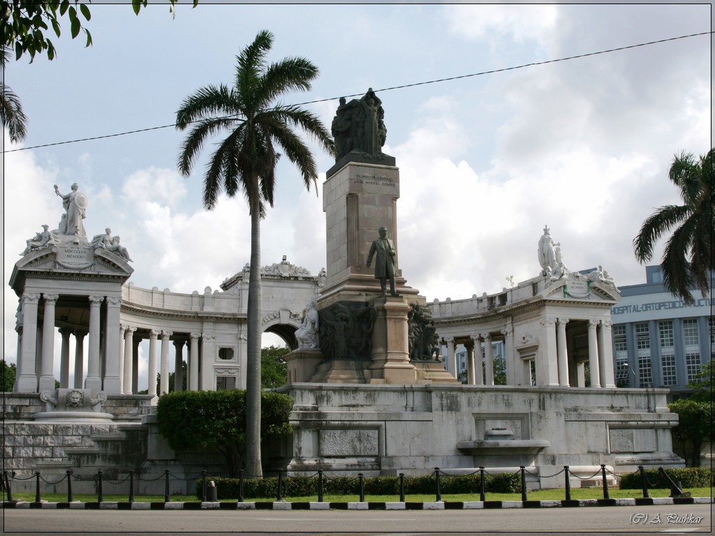 памятник Хосе Мигелю Гомесу. Гавана. Куба