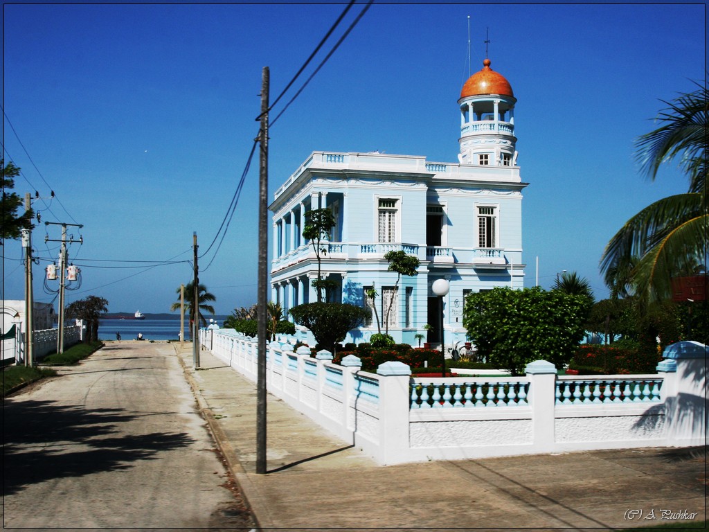 Голубой дворец. Сьенфуэгос. Куба