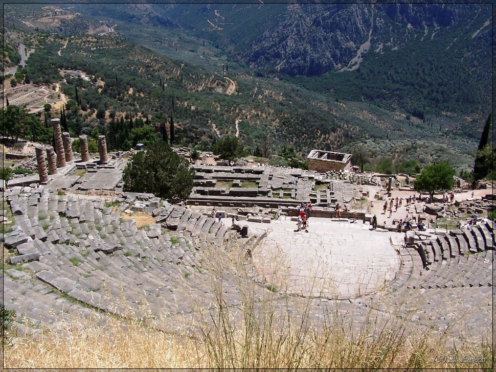 Дельфийский театр, храм Аполлона, сокровищница Афин. Греция