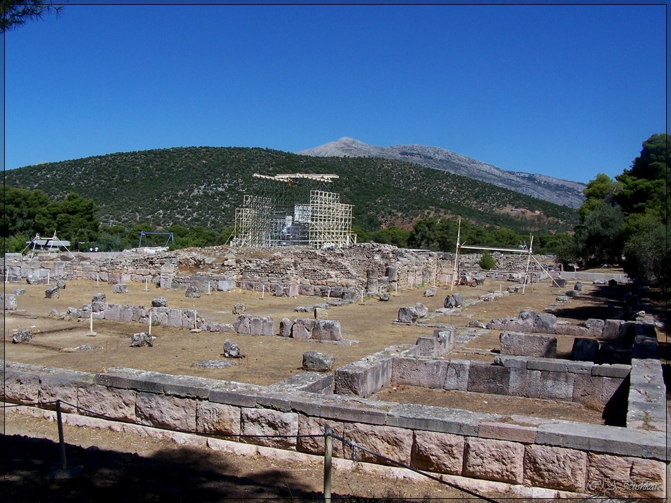 Руины святилища Асклепия. Греция.