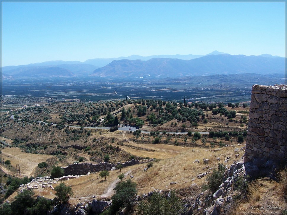 Вид на Арголиду со стен Микен. Греция