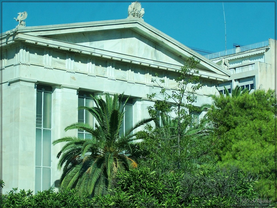 Здание национальной библиотеки. г. Афины