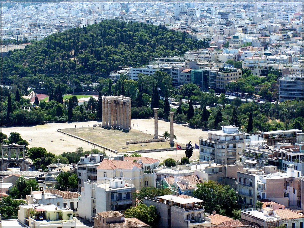 Руины храма Зевса Олимпийского. г. Афины
