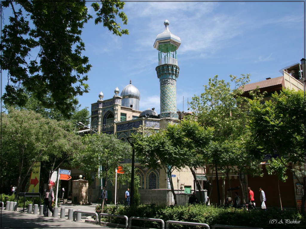 Небольшая уличная мечеть