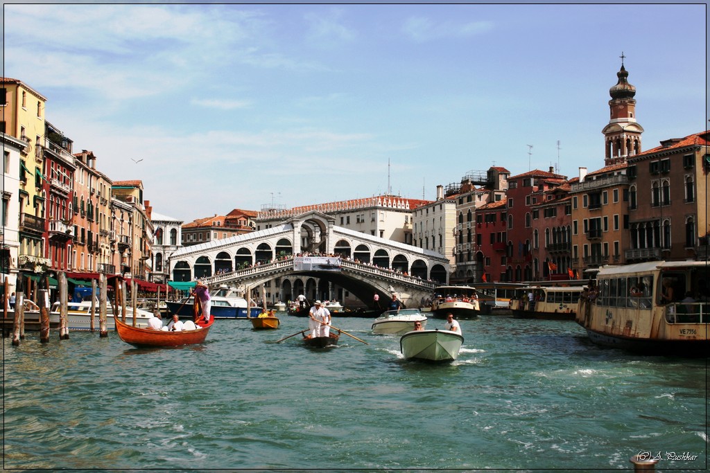 Мост Риальто. Большой канал Венеции (Италия)