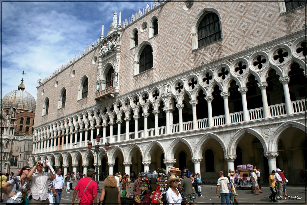 Дворец Дожей на площади Сан-Марко.Венеция