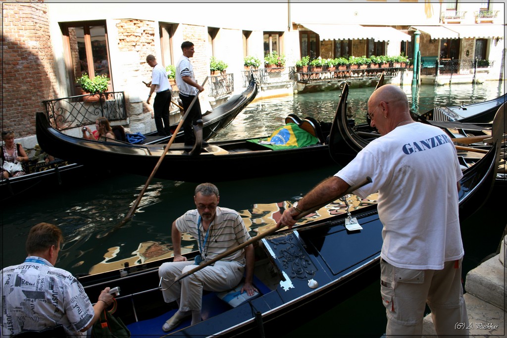 Катание на гондоле.Венеция