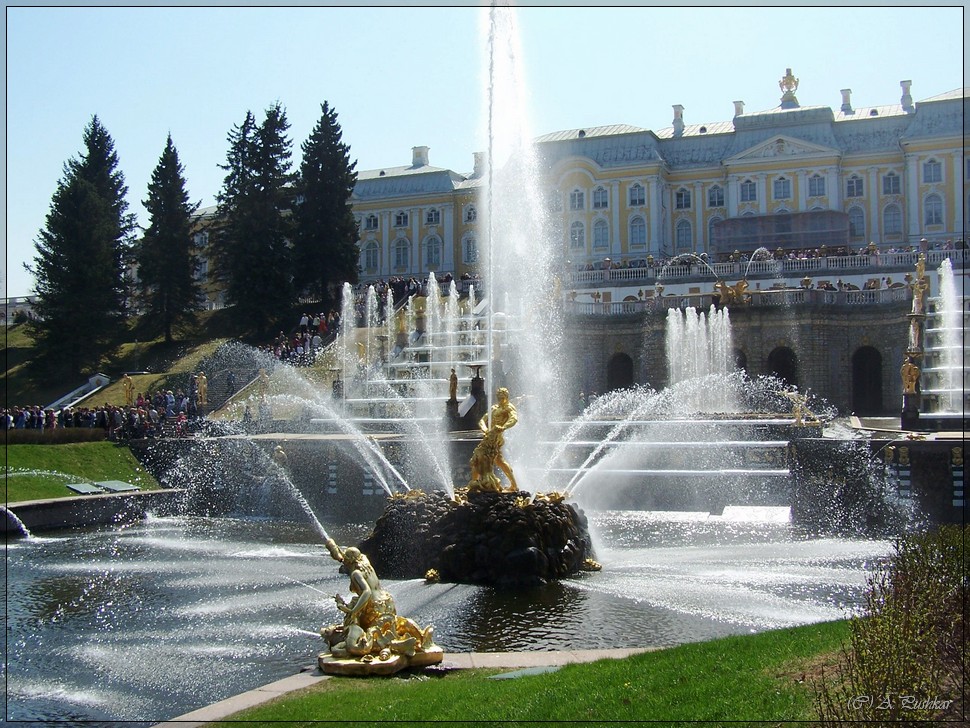 Вид на Большой дворец. Петергоф.
